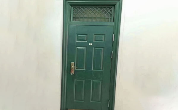 米脂学校教室门