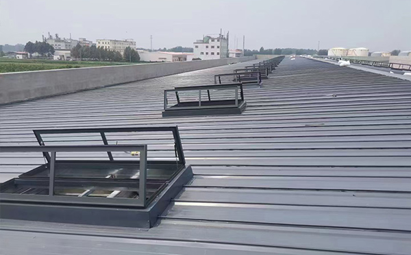 某中学室内体育馆米脂排烟窗改造项目