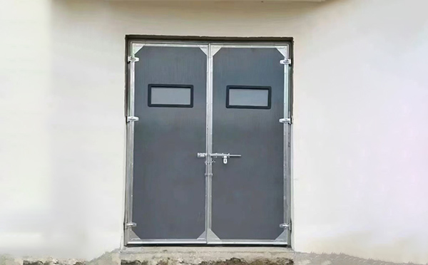 米脂工业门在高温作业区域的运行表现